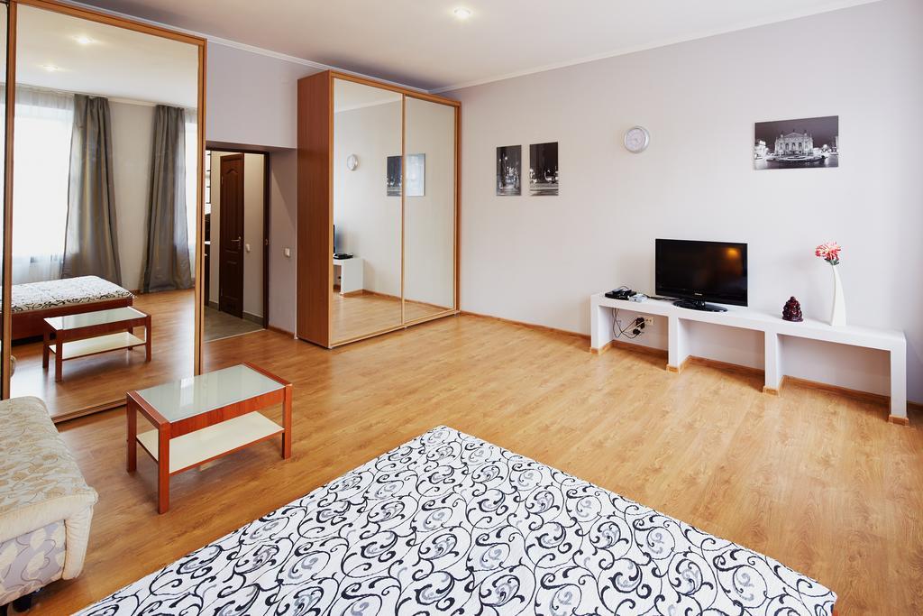 Apartment On The Center Of Leópolis Habitación foto